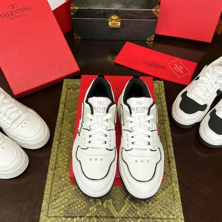 ヴァレンティノ カジュアルシューズ