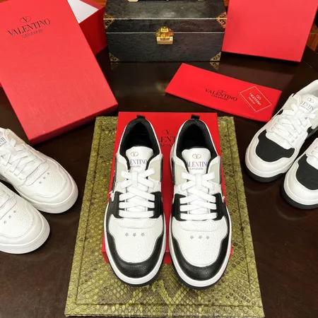 ヴァレンティノ カジュアルシューズ
