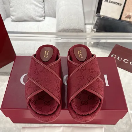 グッチ スリッパ