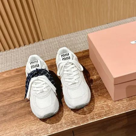 ミュウミュウ スニーカー