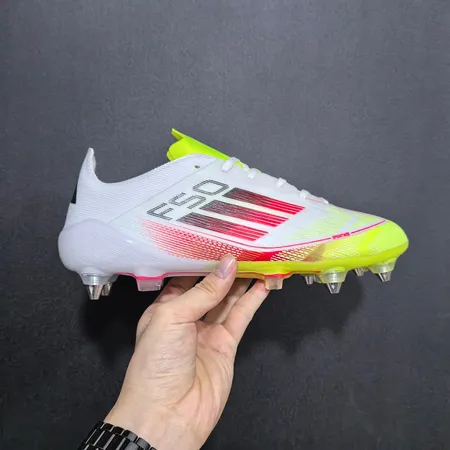 アディダス スニーカー