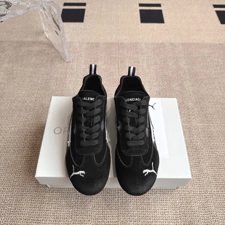 プーマ スニーカー