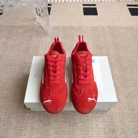 プーマ スニーカー