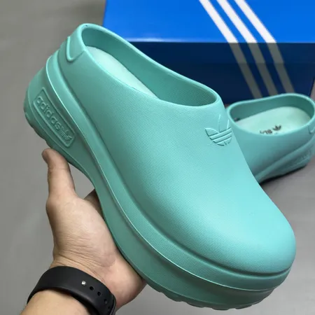 アディダス スリッパ