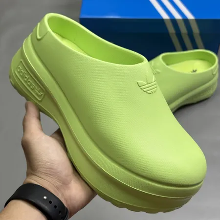 アディダス スリッパ