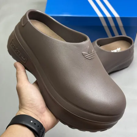 アディダス スリッパ