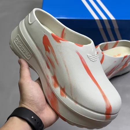 アディダス スリッパ