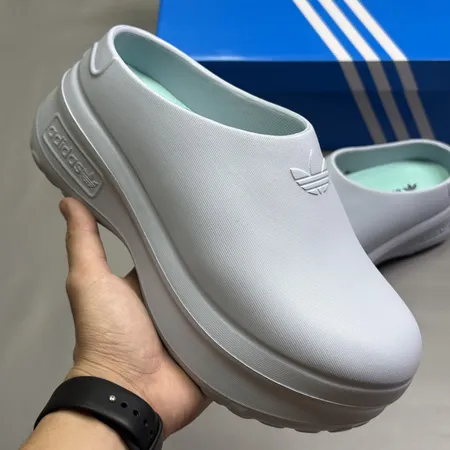 アディダス スリッパ