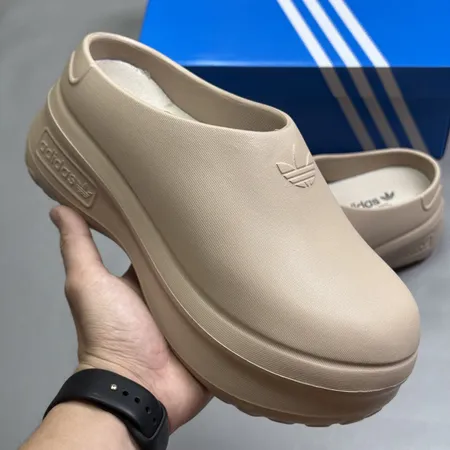 アディダス スリッパ