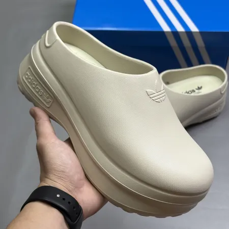 アディダス スリッパ