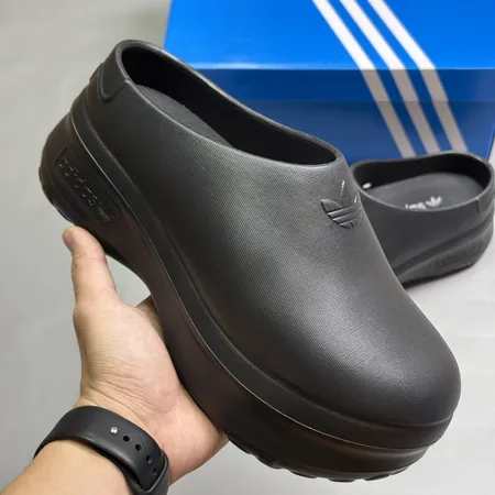 アディダス スリッパ