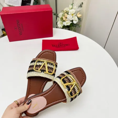 ヴァレンティノ スリッパ