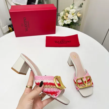 ヴァレンティノ スリッパ