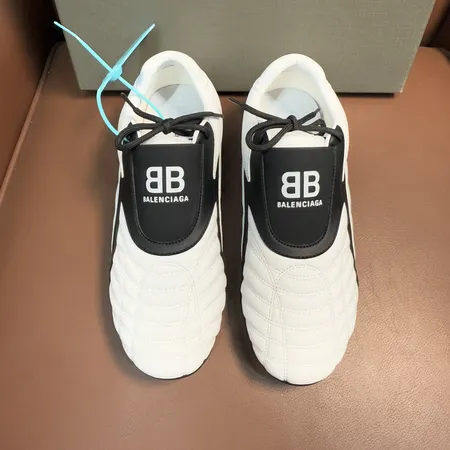 バレンシアガ カジュアルシューズ