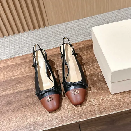 ヴァレンティノ サンダル