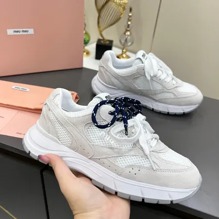 ミュウミュウ スニーカー