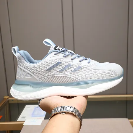 プラダ スニーカー