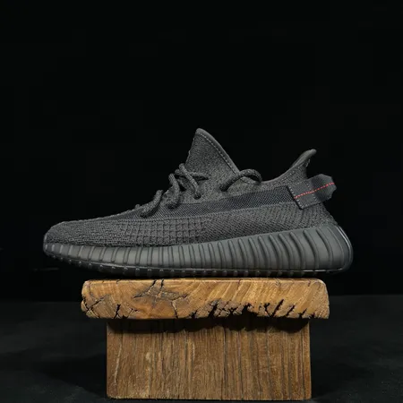 アディダス スニーカー