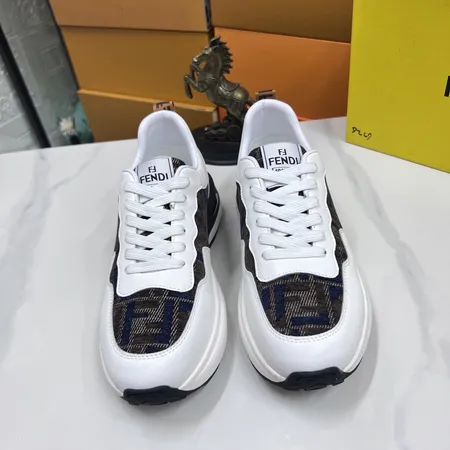 フェンディ スニーカー
