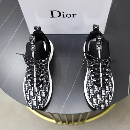 ディオール スニーカー