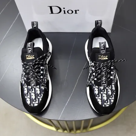 ディオール スニーカー