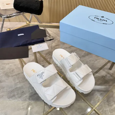 プラダ スリッパ