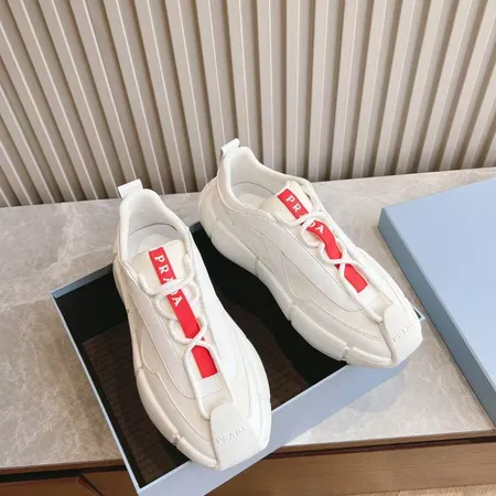 プラダ スニーカー