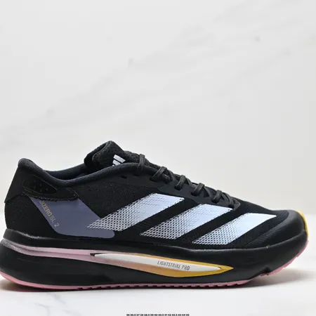 アディダス スニーカー