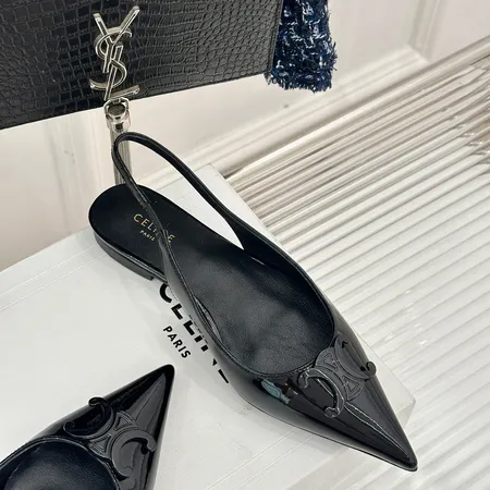 セリーヌ サンダル