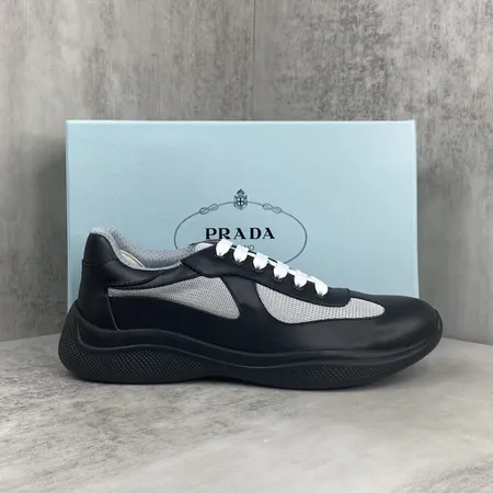 プラダ スニーカー