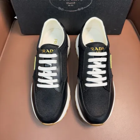 プラダ スニーカー