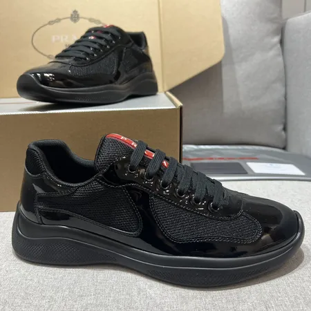 プラダ スニーカー