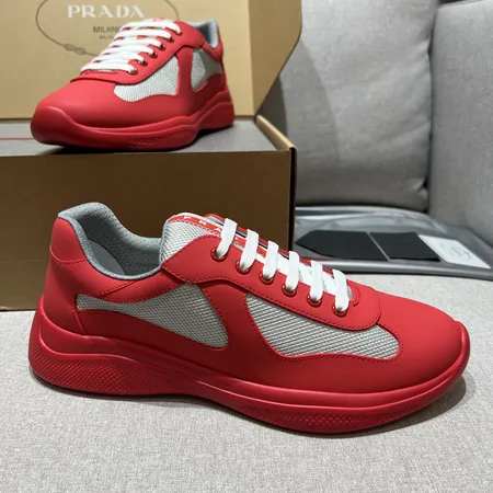 プラダ スニーカー