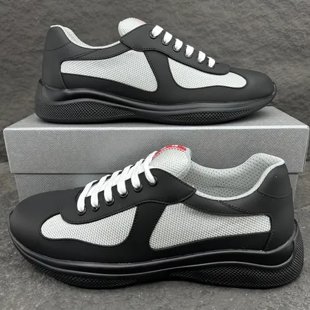 プラダ スニーカー