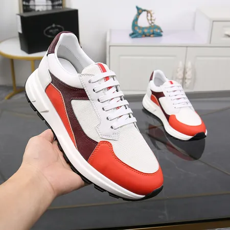 プラダ スニーカー