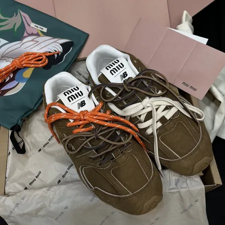 ミュウミュウ スニーカー