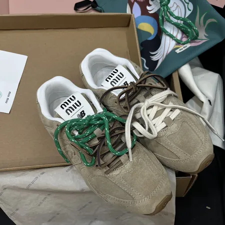 ミュウミュウ スニーカー