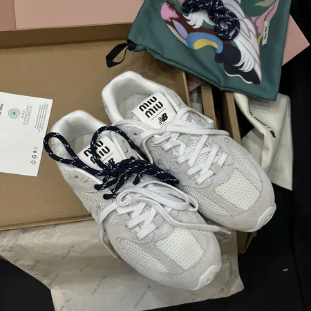 ミュウミュウ スニーカー