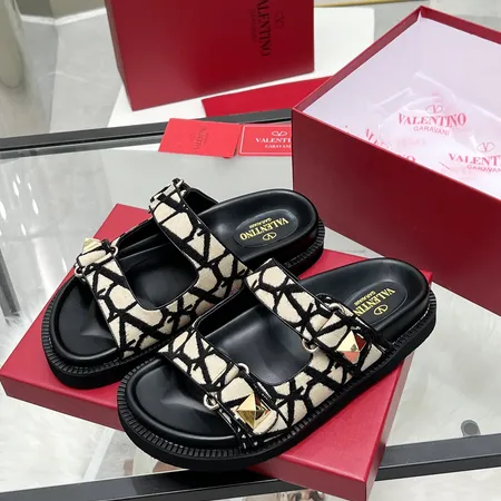 ヴァレンティノ スリッパ