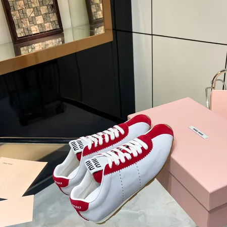 ミュウミュウ カジュアルシューズ