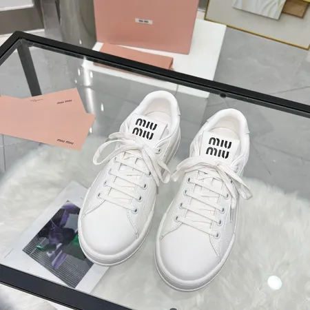 ミュウミュウ カジュアルシューズ