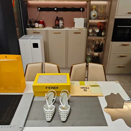 フェンディ サンダル