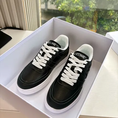 セリーヌ カジュアルシューズ