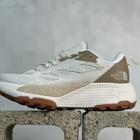 ノースフェイス スニーカー