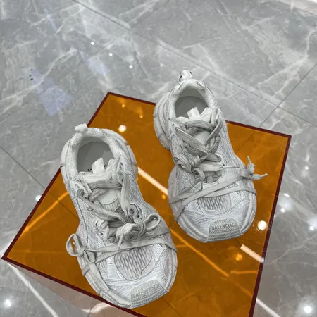 バレンシアガ スニーカー