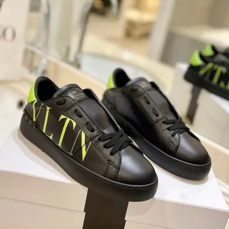 ヴァレンティノ カジュアルシューズ