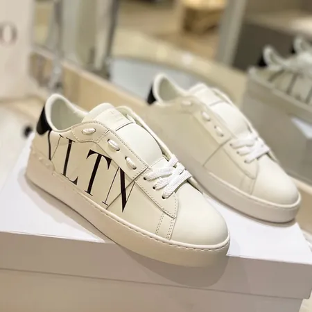 ヴァレンティノ カジュアルシューズ