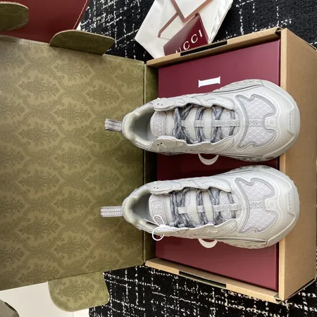 グッチ スニーカー