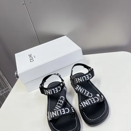 セリーヌ サンダル