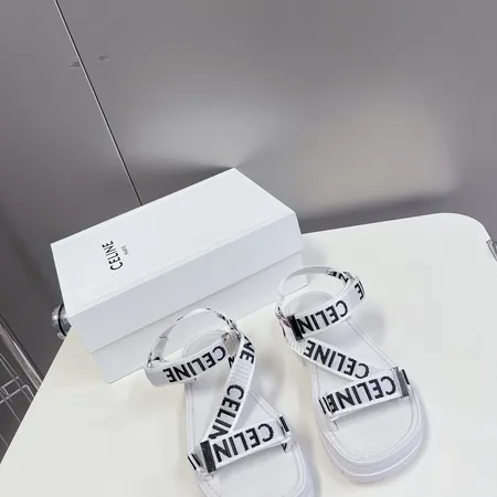 セリーヌ サンダル